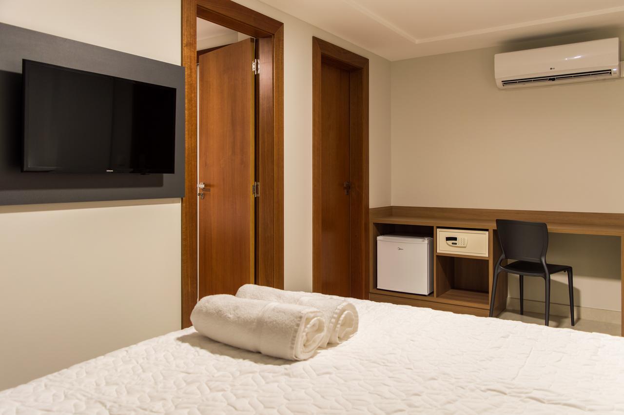 Bravo Hotel João Neiva Buitenkant foto