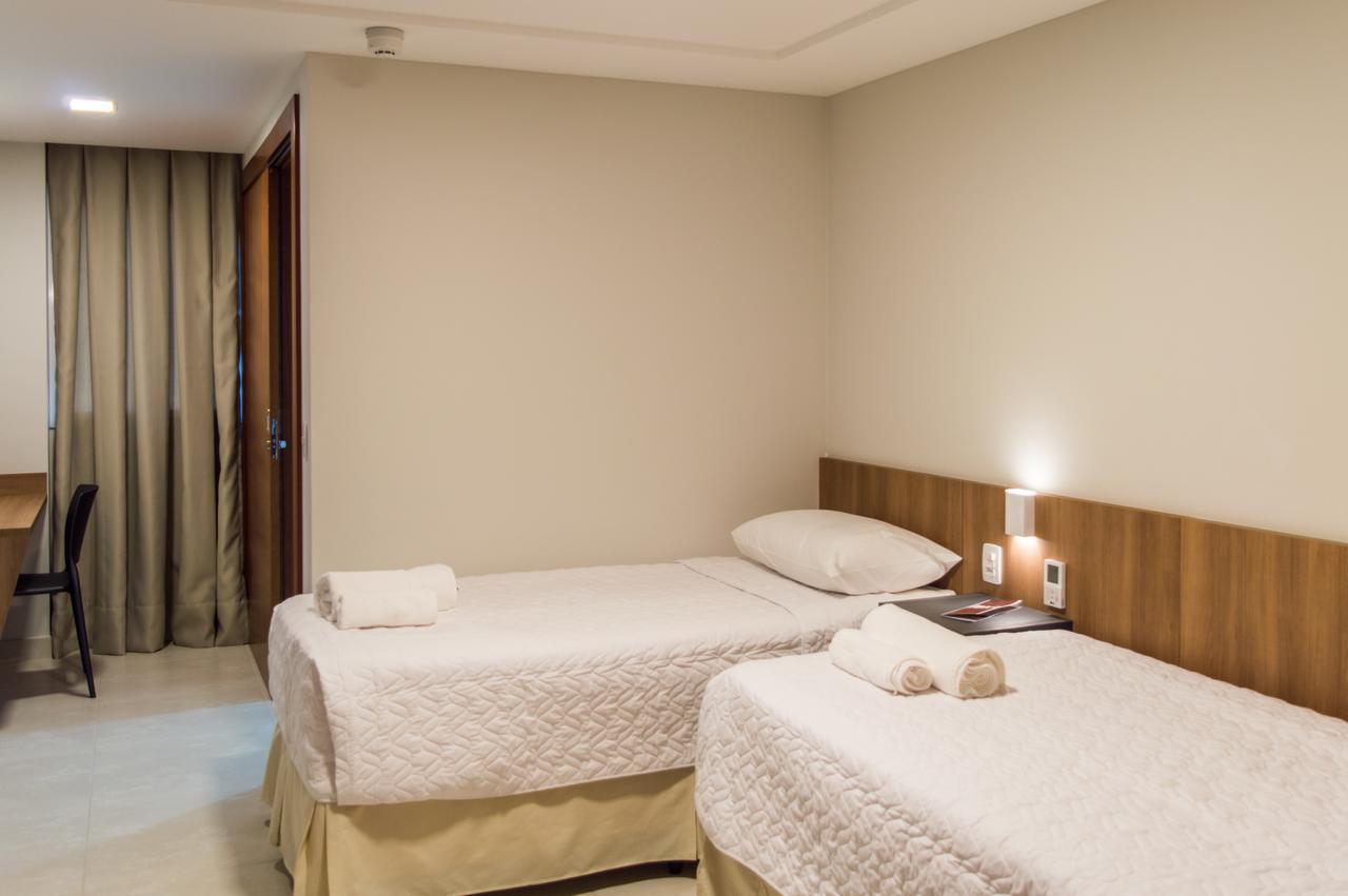 Bravo Hotel João Neiva Buitenkant foto