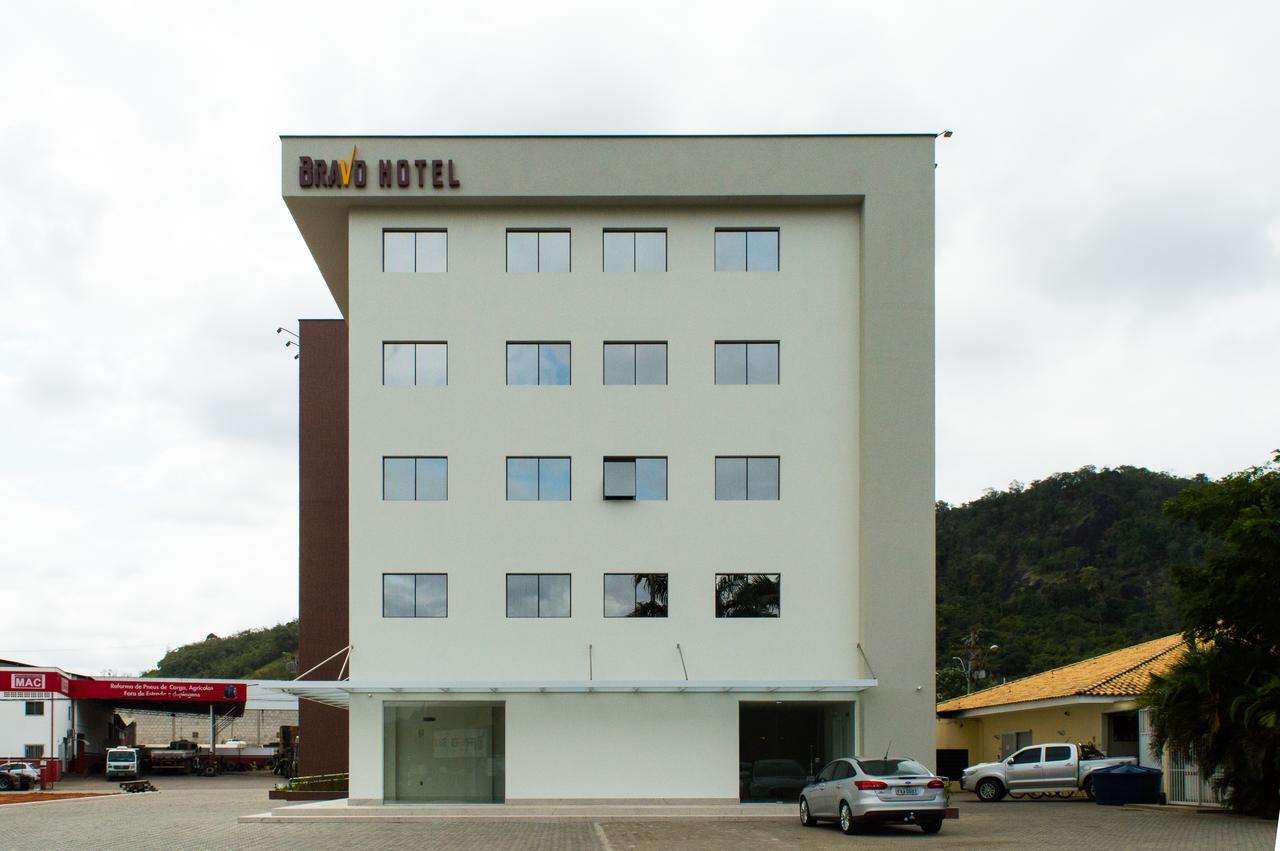 Bravo Hotel João Neiva Buitenkant foto