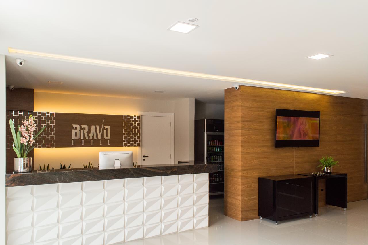 Bravo Hotel João Neiva Buitenkant foto