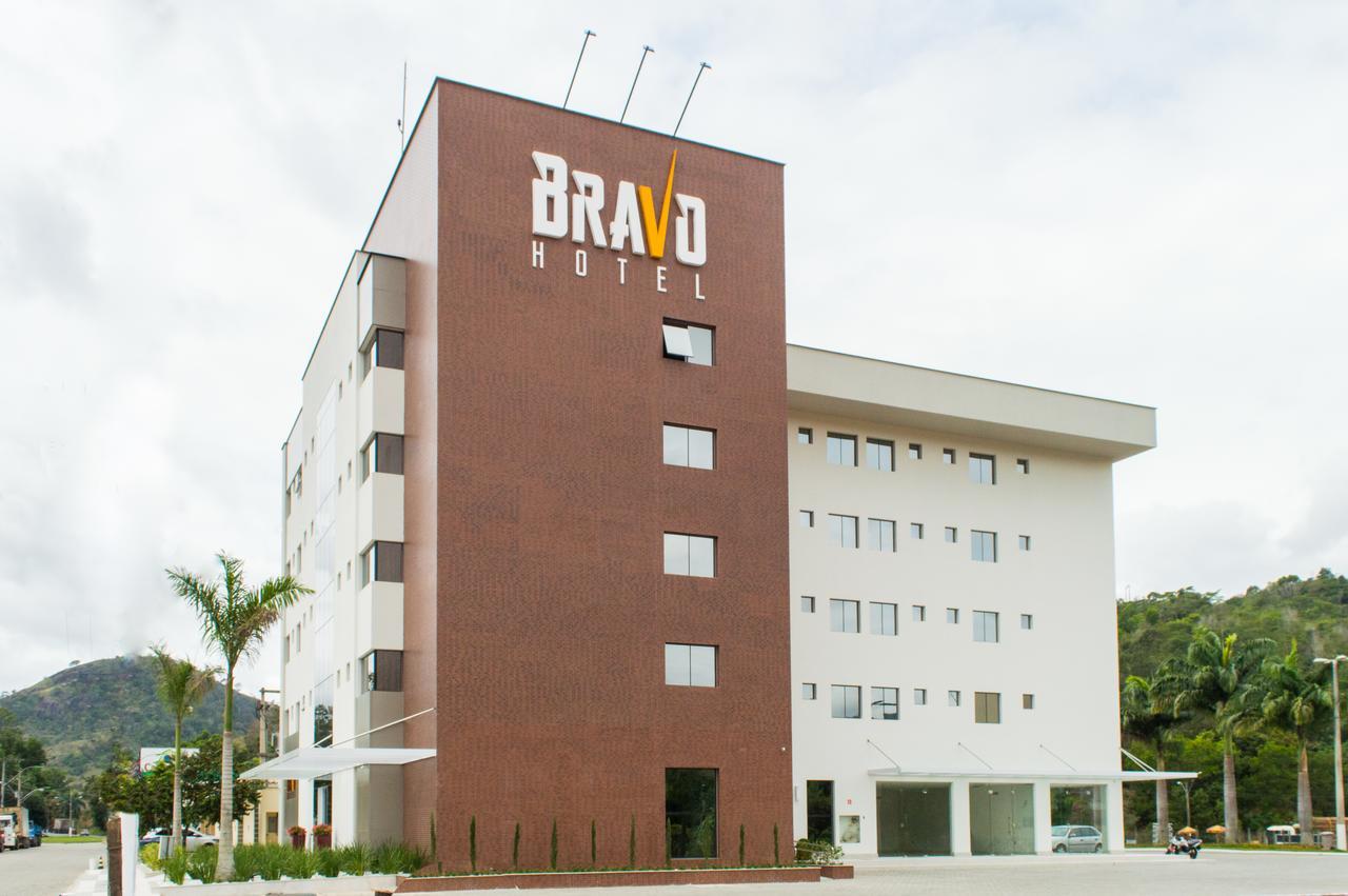 Bravo Hotel João Neiva Buitenkant foto